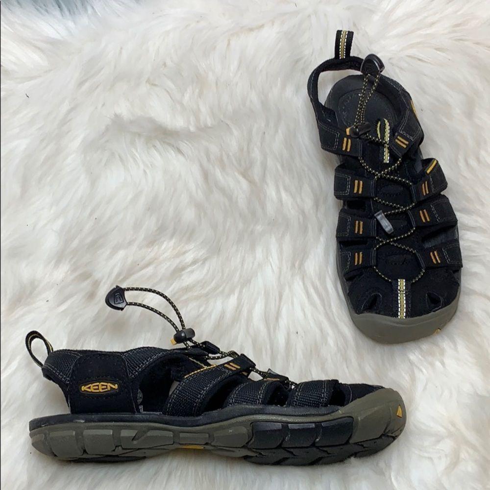 Keen Newport Black Hiking Sandals Size 6